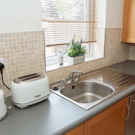 Vakantiehuis Spacious 4 Bedroom & 4 Bathrooms *