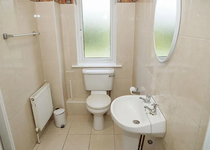 Spacious 4 Bedroom & 4 Bathrooms